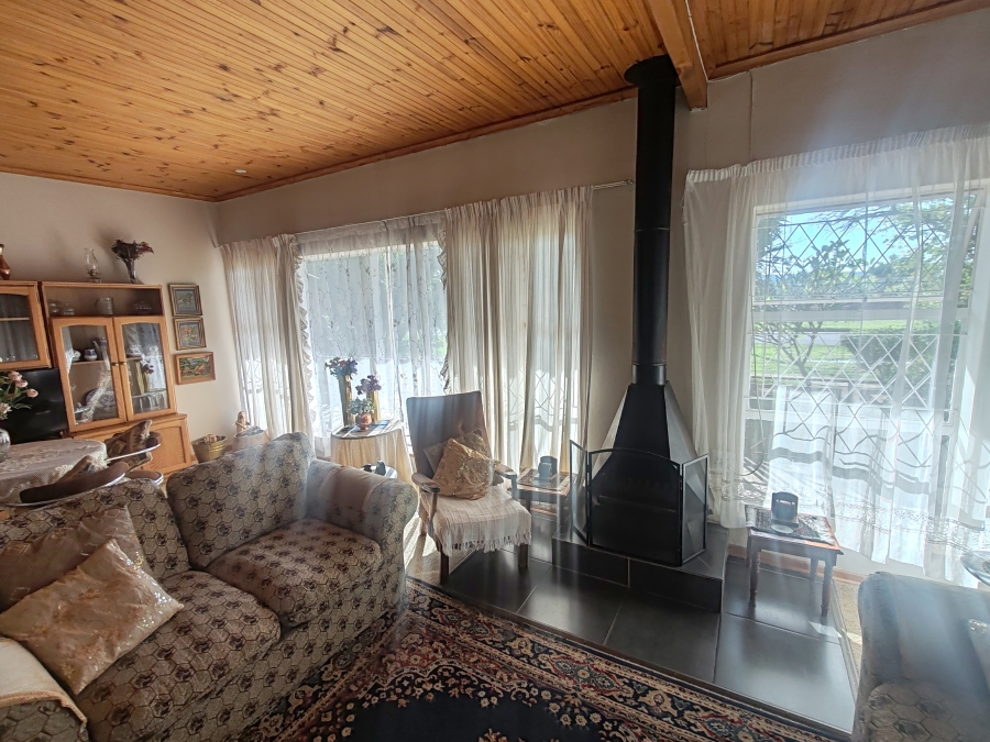 5 Bedroom Property for Sale in Campher Park Eastern Cape